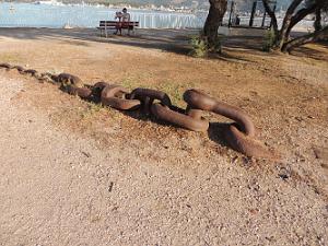 10 les anciens chaines  pour interdiction d'entree dans le Port en temps de guerre.